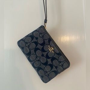 Coach Small Wallet/Wristlet